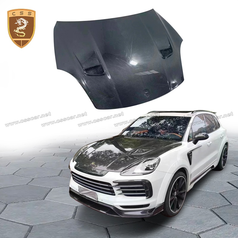 Porsche Cayenne 9Y0 Mansory dry carbon engine cover